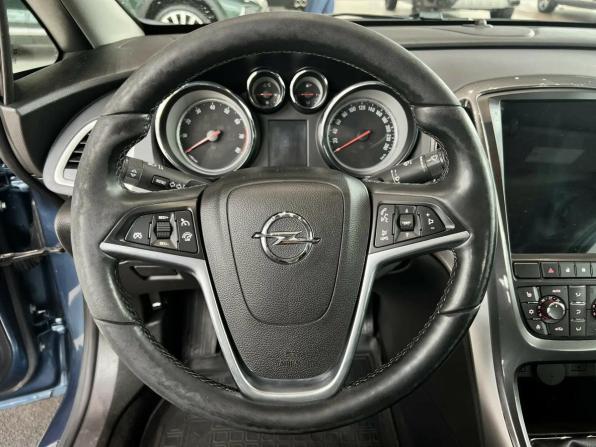 Opel Astra J Рестайлинг с пробегом 2012 года, цена 765 000 рублей, 109535 км, седан, Автокод Объявления