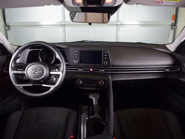 Hyundai Elantra VII (CN7) с пробегом 2021 года, цена 2 250 995 рублей, 13195 км, седан, Автокод Объявления
