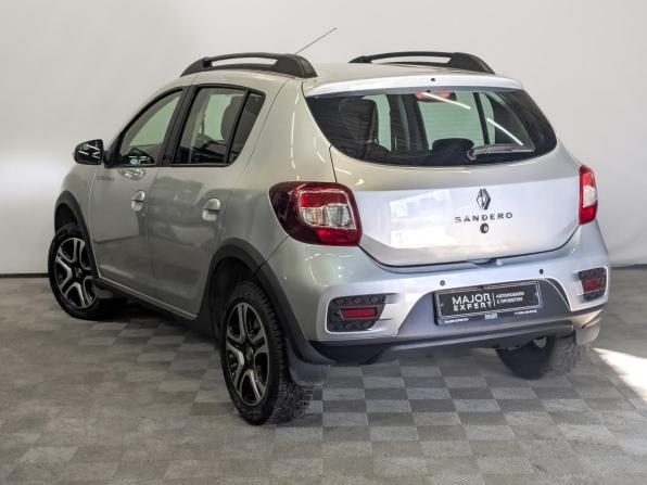 Renault Sandero II Рестайлинг с пробегом 2021 года, цена 1 360 000 рублей, 55270 км, хэтчбек, Автокод Объявления