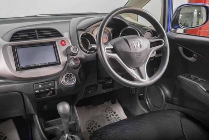 Honda Fit II с пробегом 2012 года, цена 849 000 рублей, 164000 км, хэтчбек, Автокод Объявления