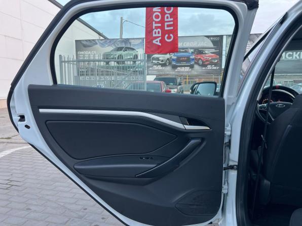 Lada (ВАЗ) Vesta I с пробегом 2019 года, цена 899 000 рублей, 133000 км, седан, Автокод Объявления