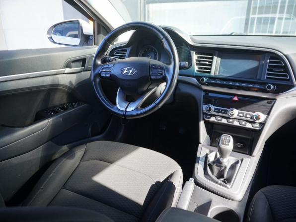 Hyundai Elantra VI (AD) Рестайлинг с пробегом 2019 года, цена 1 300 000 рублей, 153196 км, седан, Автокод Объявления