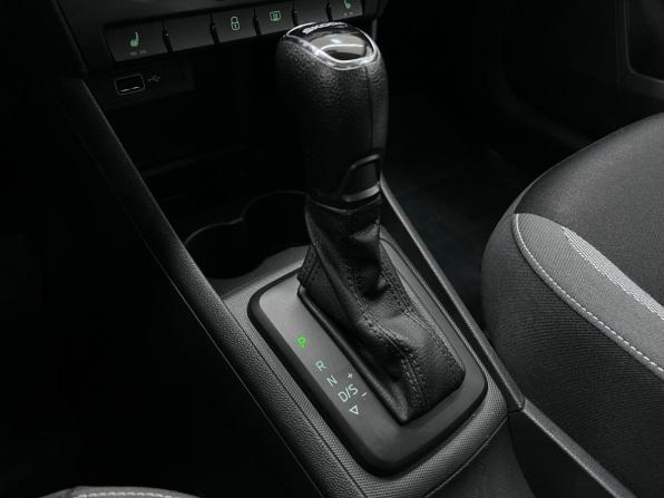 Skoda Rapid I Рестайлинг с пробегом 2019 года, цена 1 380 000 рублей, 87997 км, лифтбек, Автокод Объявления