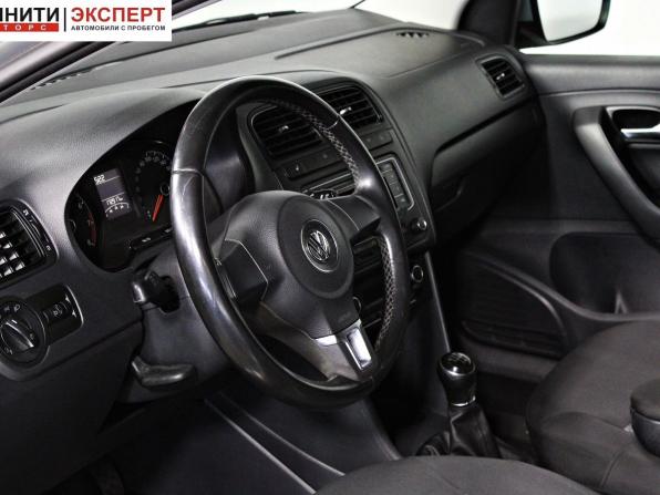 Volkswagen Polo V Рестайлинг с пробегом 2015 года, цена 897 000 рублей, 172913 км, седан, Автокод Объявления