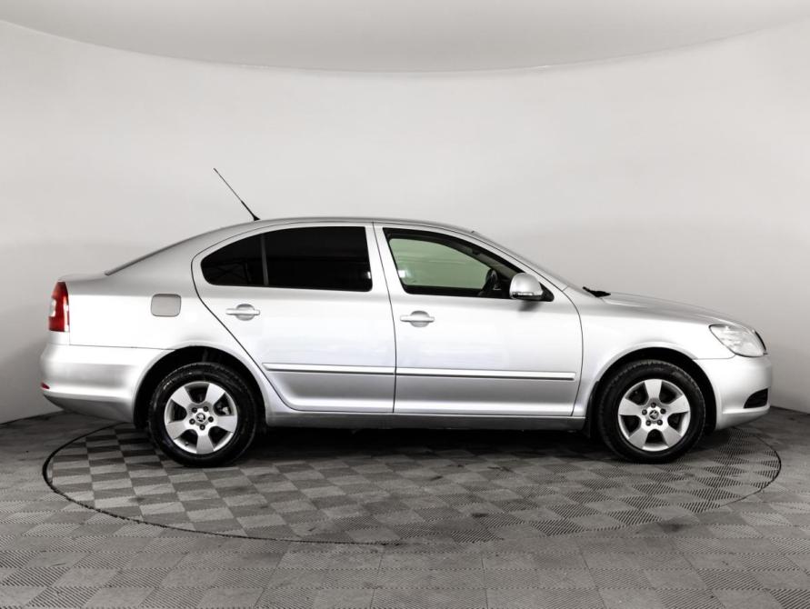 Skoda Octavia II (A5) Рестайлинг Санкт-Петербург  - изображение 4