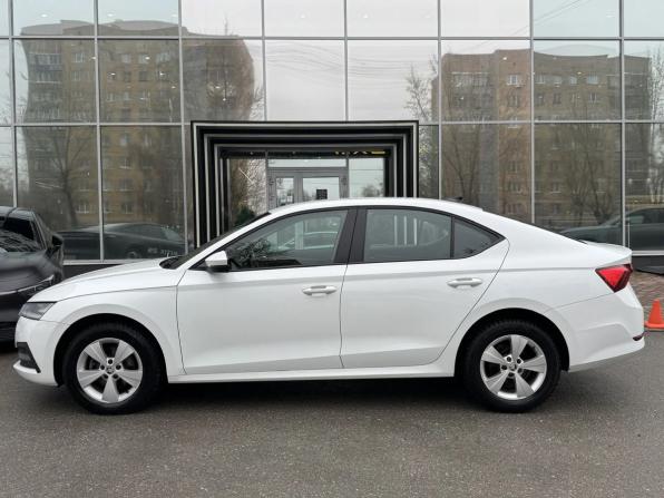 Skoda Octavia IV (A8) с пробегом 2021 года, цена 2 155 000 рублей, 133400 км, лифтбек, Автокод Объявления