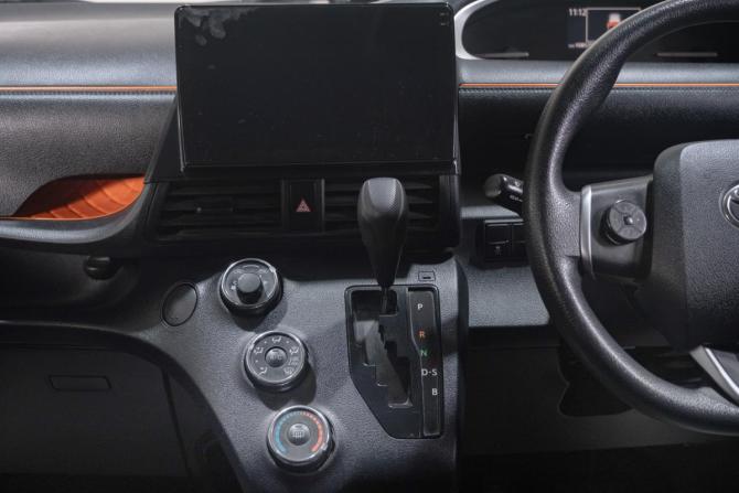 Toyota Sienta II Рестайлинг с пробегом 2019 года, цена 1 329 000 рублей, 108575 км, компактвэн, Автокод Объявления