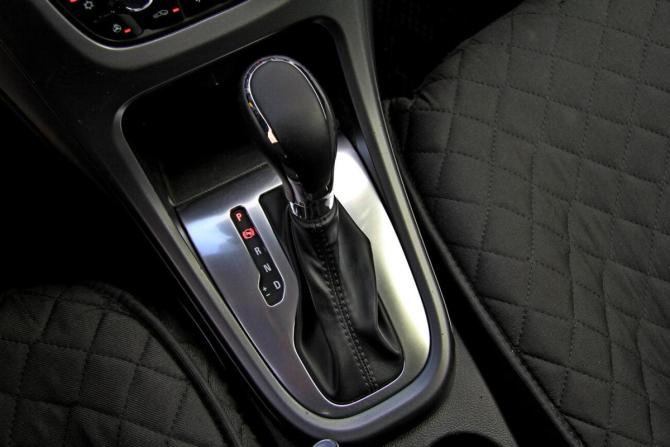Opel Astra J Рестайлинг с пробегом 2013 года, цена 664 000 рублей, 215168 км, хэтчбек, Автокод Объявления