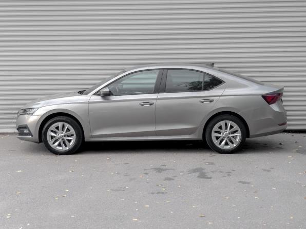 Skoda Octavia IV (A8) с пробегом 2021 года, цена 2 400 000 рублей, 75851 км, лифтбек, Автокод Объявления