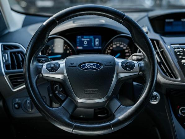 Ford Kuga II с пробегом 2015 года, цена 1 305 000 рублей, 133189 км, внедорожник, Автокод Объявления