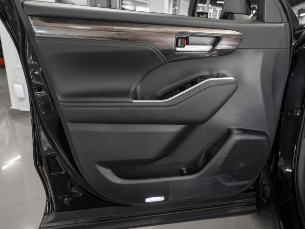 Toyota Highlander IV (XU70) с пробегом 2025 года, цена 5 050 000 рублей, 27 км, внедорожник, Автокод Объявления