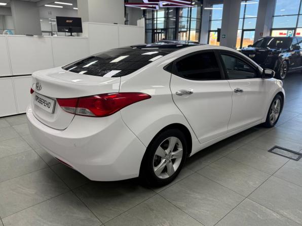Hyundai Avante V с пробегом 2013 года, цена 970 000 рублей, 199767 км, седан, Автокод Объявления