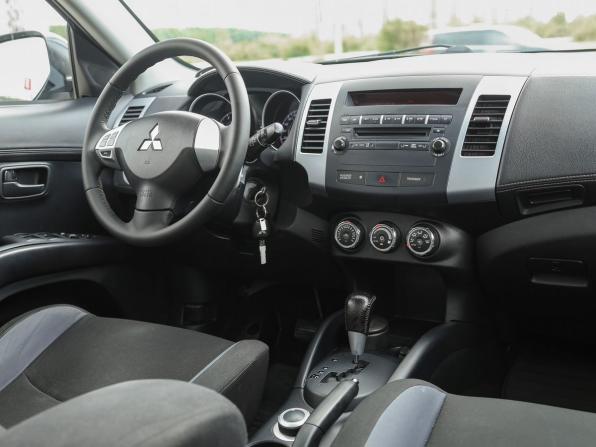 Mitsubishi Outlander II Рестайлинг с пробегом 2011 года, цена 1 349 000 рублей, 180238 км, внедорожник, Автокод Объявления