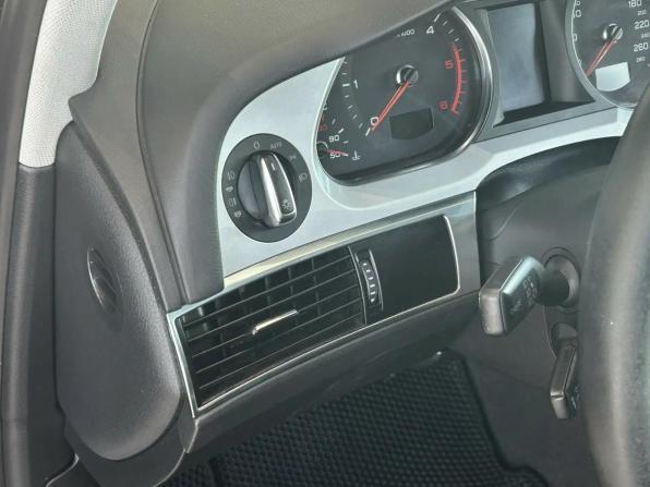 Audi A6 III (C6) Рестайлинг с пробегом 2009 года, цена 895 000 рублей, 251376 км, седан, Автокод Объявления