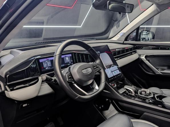 Geely Atlas II с пробегом 2024 года, цена 2 850 000 рублей, 43903 км, внедорожник, Автокод Объявления