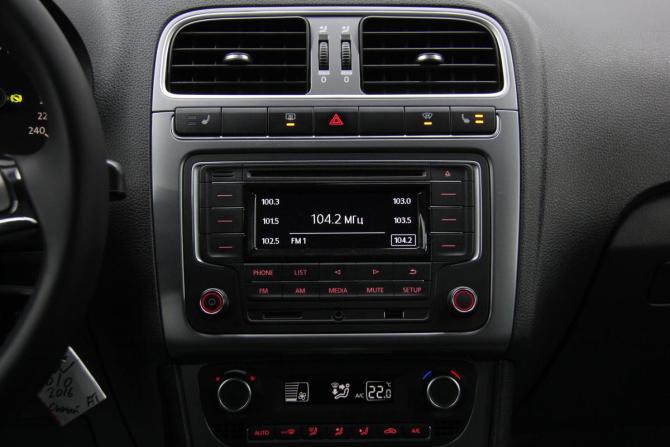 Volkswagen Polo V Рестайлинг с пробегом 2016 года, цена 1 258 000 рублей, 83397 км, седан, Автокод Объявления
