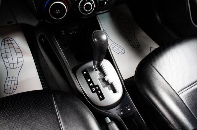 Kia Rio III с пробегом 2013 года, цена 899 000 рублей, 125000 км, хэтчбек, Автокод Объявления