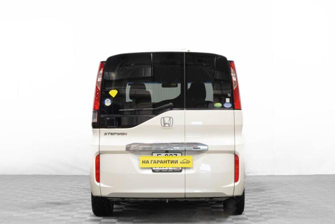 Honda Stepwgn V с пробегом 2016 года, цена 1 849 000 рублей, 91000 км, минивэн, Автокод Объявления