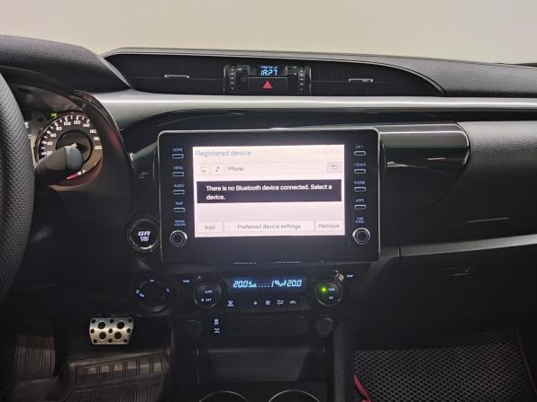 Toyota Hilux VIII Рестайлинг 2 с пробегом 2022 года, цена 5 695 000 рублей, 63000 км, пикап, Автокод Объявления