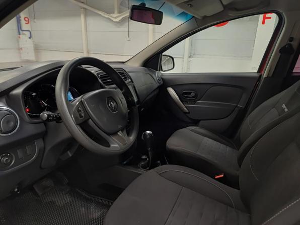 Renault Sandero II с пробегом 2017 года, цена 950 000 рублей, 125143 км, хэтчбек, Автокод Объявления