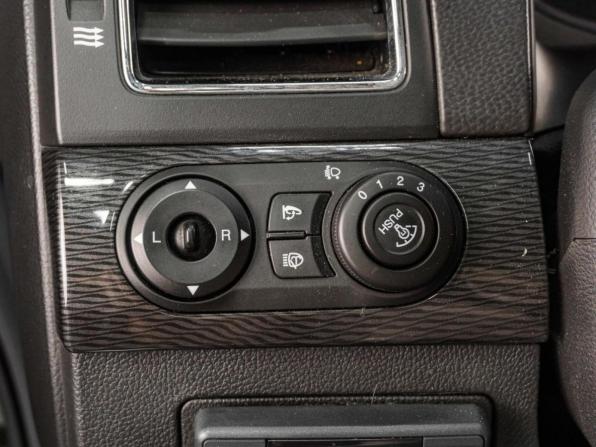 Chevrolet Captiva I Рестайлинг 2 с пробегом 2013 года, цена 1 609 000 рублей, 179132 км, внедорожник, Автокод Объявления