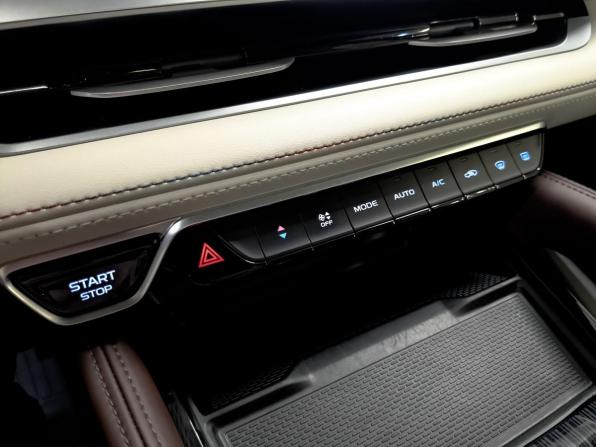 Geely Monjaro I с пробегом 2023 года, цена 3 250 000 рублей, 37140 км, внедорожник, Автокод Объявления