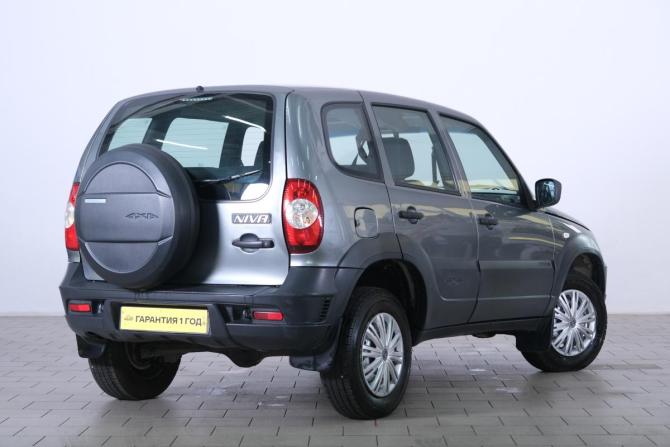 Chevrolet Niva I Рестайлинг с пробегом 2018 года, цена 669 000 рублей, 91845 км, внедорожник, Автокод Объявления