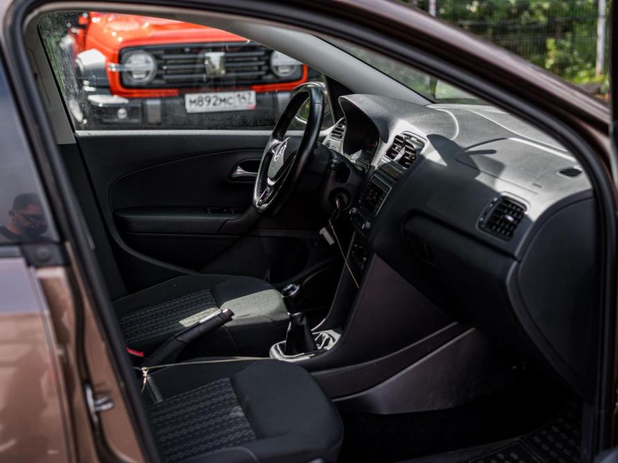 Volkswagen Polo V Рестайлинг Санкт-Петербург  - изображение 12