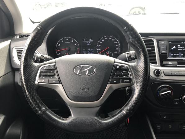 Hyundai Solaris II Рестайлинг с пробегом 2021 года, цена 1 695 000 рублей, 60466 км, седан, Автокод Объявления