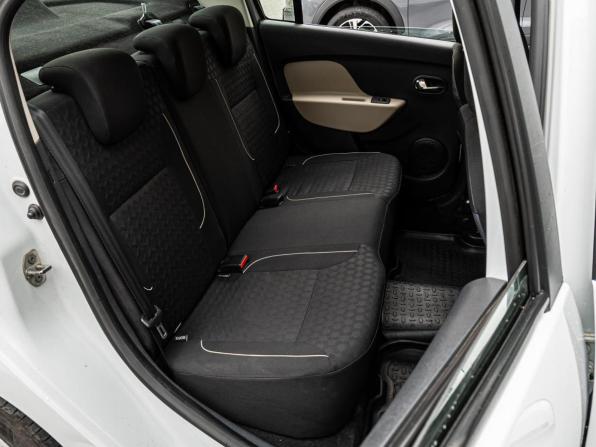 Renault Logan II с пробегом 2015 года, цена 649 000 рублей, 112222 км, седан, Автокод Объявления