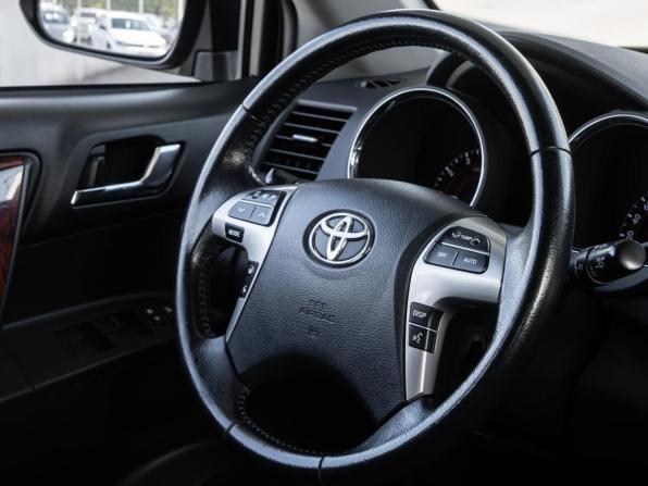 Toyota Highlander II (XU40) Рестайлинг с пробегом 2013 года, цена 2 220 000 рублей, 202839 км, внедорожник, Автокод Объявления