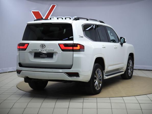 Toyota Land Cruiser 300 Series с пробегом 2021 года, цена 10 990 000 рублей, 112226 км, внедорожник, Автокод Объявления