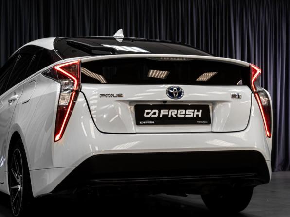 Toyota Prius IV (XW50) с пробегом 2016 года, цена 1 755 000 рублей, 184729 км, лифтбек, Автокод Объявления