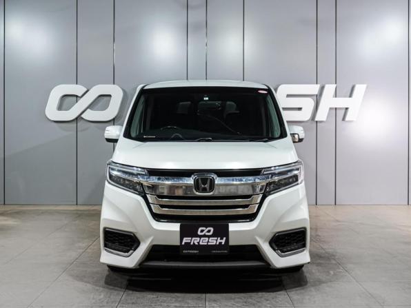 Honda Stepwgn V Рестайлинг с пробегом 2018 года, цена 2 549 000 рублей, 173500 км, минивэн, Автокод Объявления