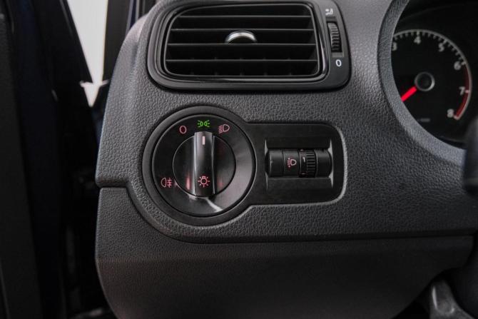 Volkswagen Polo V с пробегом 2013 года, цена 829 000 рублей, 220000 км, седан, Автокод Объявления