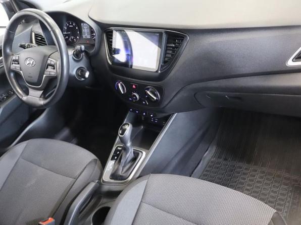 Hyundai Solaris II с пробегом 2017 года, цена 1 269 000 рублей, 99637 км, седан, Автокод Объявления
