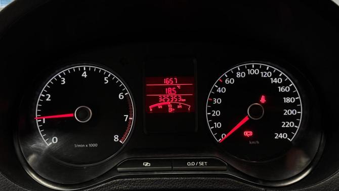 Volkswagen Polo V с пробегом 2014 года, цена 530 000 рублей, 325353 км, седан, Автокод Объявления