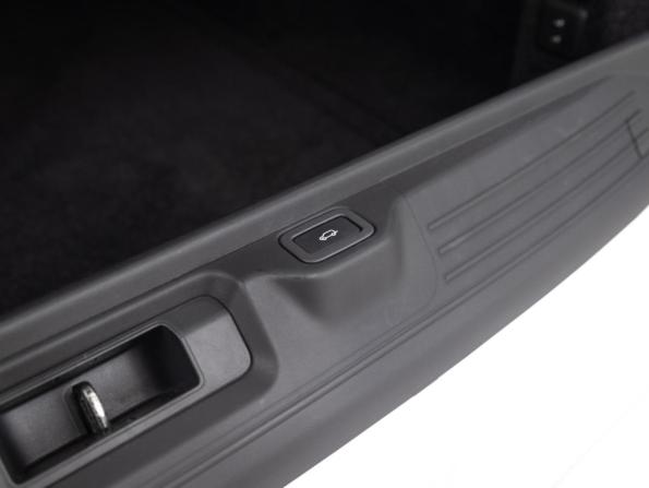 Land Rover Range Rover IV Рестайлинг с пробегом 2018 года, цена 5 390 550 рублей, 100550 км, внедорожник, Автокод Объявления