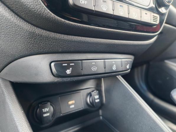 Hyundai Solaris II Рестайлинг с пробегом 2021 года, цена 1 699 200 рублей, 74298 км, седан, Автокод Объявления