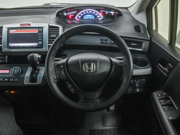Honda Freed I Рестайлинг с пробегом 2012 года, цена 1 099 000 рублей, 205923 км, компактвэн, Автокод Объявления