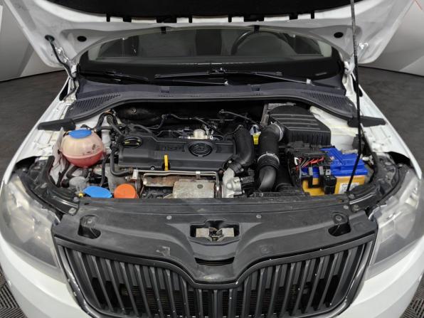 Skoda Rapid I с пробегом 2015 года, цена 879 000 рублей, 209754 км, лифтбек, Автокод Объявления