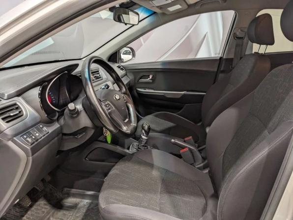 Kia Rio III Рестайлинг с пробегом 2015 года, цена 945 000 рублей, 140411 км, седан, Автокод Объявления