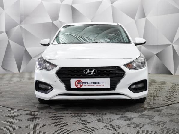 Hyundai Solaris II с пробегом 2017 года, цена 949 000 рублей, 181000 км, седан, Автокод Объявления