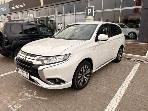 Mitsubishi Outlander III Рестайлинг 3 с пробегом 2022 года, цена 2 399 000 рублей, 60865 км, внедорожник, Автокод Объявления