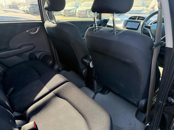 Honda Fit II с пробегом 2012 года, цена 930 000 рублей, 89270 км, хэтчбек, Автокод Объявления