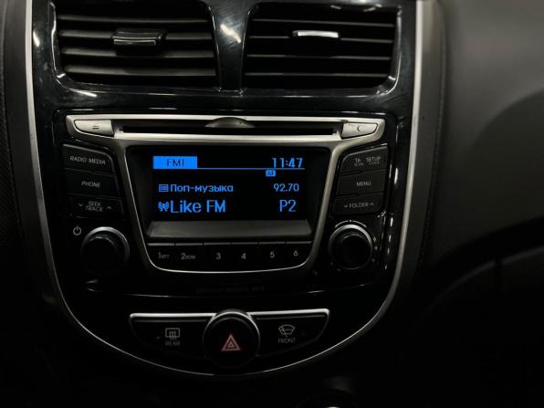 Hyundai Solaris I Рестайлинг с пробегом 2015 года, цена 965 000 рублей, 131000 км, седан, Автокод Объявления