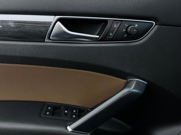 Volkswagen Passat (North America and China) I Рестайлинг с пробегом 2018 года, цена 1 650 000 рублей, 104530 км, седан, Автокод Объявления