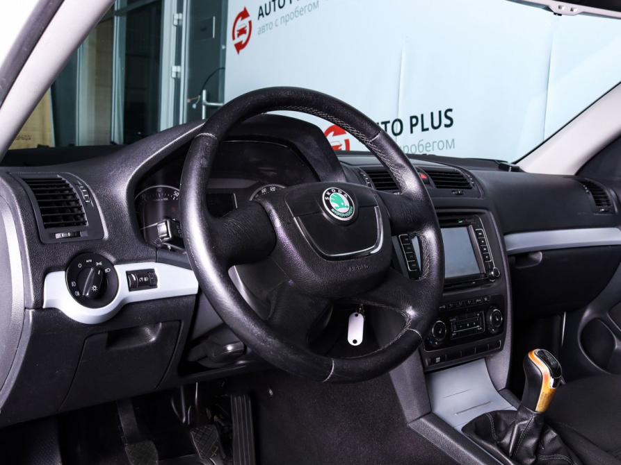 Skoda Octavia II (A5) Рестайлинг Минеральные Воды  - изображение 8