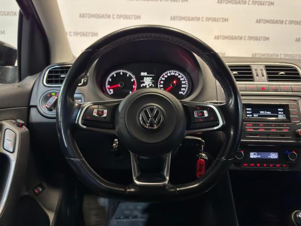 Volkswagen Polo V Рестайлинг с пробегом 2019 года, цена 1 219 000 рублей, 72840 км, седан, Автокод Объявления