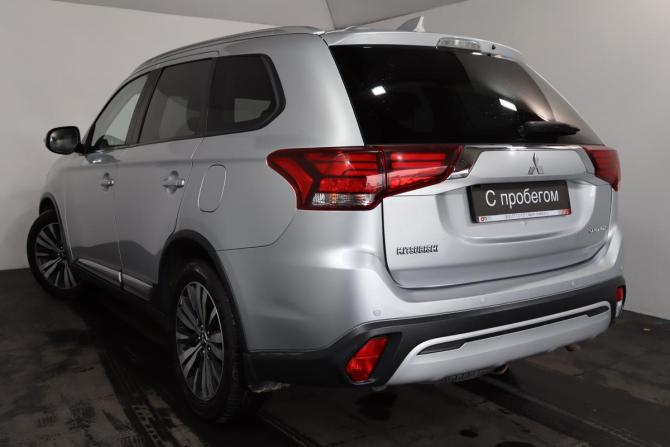 Mitsubishi Outlander III Рестайлинг 3 с пробегом 2019 года, цена 1 699 000 рублей, 145000 км, внедорожник, Автокод Объявления